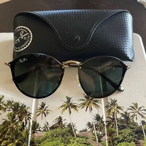 Ray Ban Blaze round flat mirror over frame. Gold accents